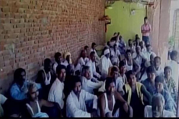 राजस्‍थान: लड़कियों के जीन्‍स पहनने और मोबाइल इस्‍तेमाल करने पर पंचायत का तुगलकी फरमान