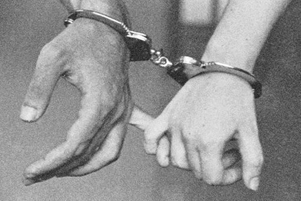 घर से भागे प्रेमी युगल को पुलिस ने किया गिरफ्तार ,लड़की को भेजा नारी निकेतन