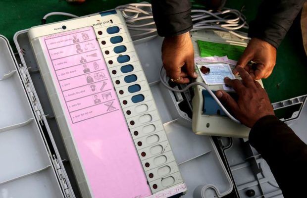 RTI में डीएम ने EVM पर दिया जबाब, बीजेपी की खुली पोल, तो ऐसे जीता चुनाव RTI में डीएम ने EVM पर दिया जबाब, बीजेपी की खुली पोल, तो ऐसे जीता चुनाव