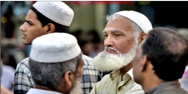 मुस्लिम लोक गायक की हत्या, 20 मुस्लिम परिवारों ने गांव छोड़ा