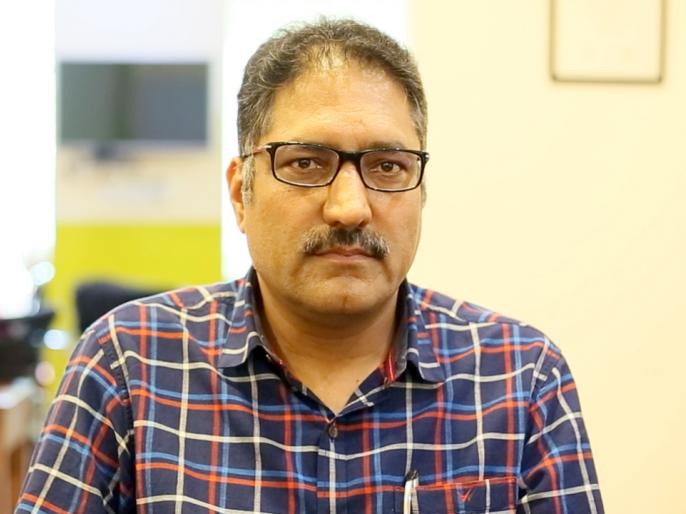 श्रीनगर : आतंकी हमले में राइजिंग कश्मीर अखबार के संपादक शुजात बुखारी की मौत, रो पड़ीं CM महबूबा