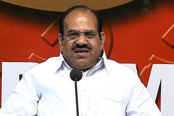 सेना को लेकर CPM नेता ने दिया विवादित बयान, लगाया अपहरण और रेप का आरोप सेना को लेकर CPM नेता ने दिया विवादित बयान, लगाया अपहरण और रेप का आरोप