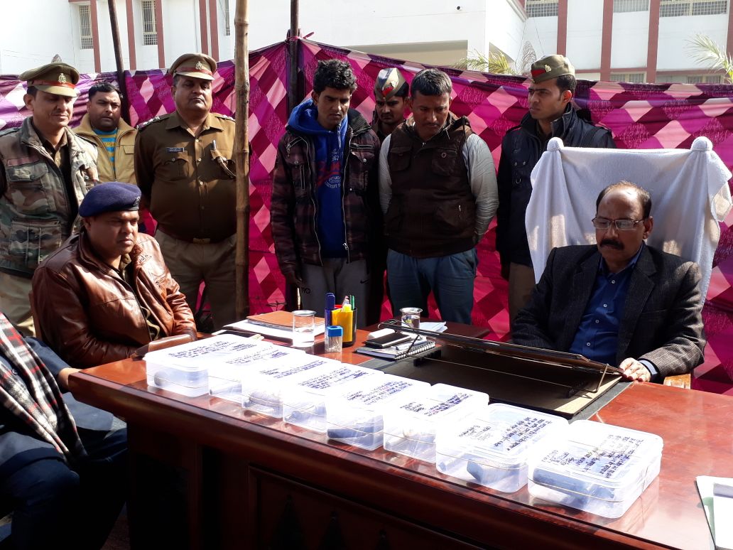 एसपी सुनील कुमार ने किया हथियार तस्करी गिरोह का पर्दाफास, कई अवैध हथियार बरामद