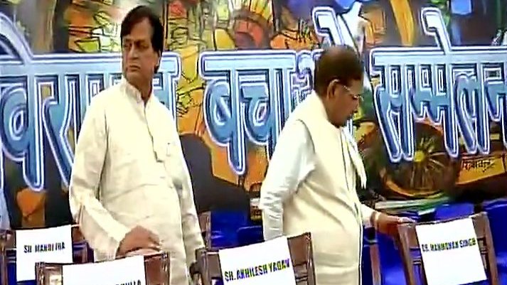 नाराज शरद यादव का दिल्ली में शक्ति प्रदर्शन, राहुल-अखिलेश सहित 17 दलों के नेता होंगे साथ