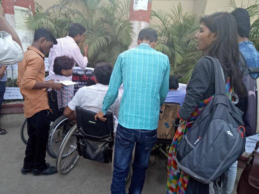 वाराणसी:यौन हिंसा की घटनाओं के विरोध में हस्ताक्षर अभियान