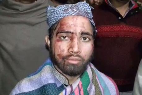 यूपी में चलती ट्रेन में तीन मौलवियों पर जानलेवा हमला