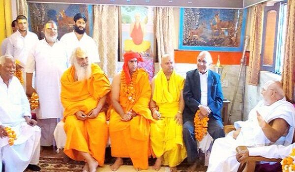 राम मंदिर मुद्दे पर निर्मोही अखाड़ा का बयान- अयोध्या भगवान राम की जन्मस्थली, मुस्लिम छोड़ें...