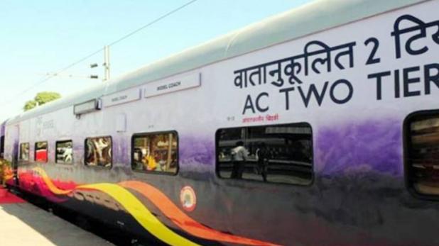 AC कोच में बैठी महिला के साथ चलती ट्रेन में कर डाला ऐसा, सोच भी नहीं सकती थी वो AC कोच में बैठी महिला के साथ चलती ट्रेन में कर डाला ऐसा, सोच भी नहीं सकती थी वो