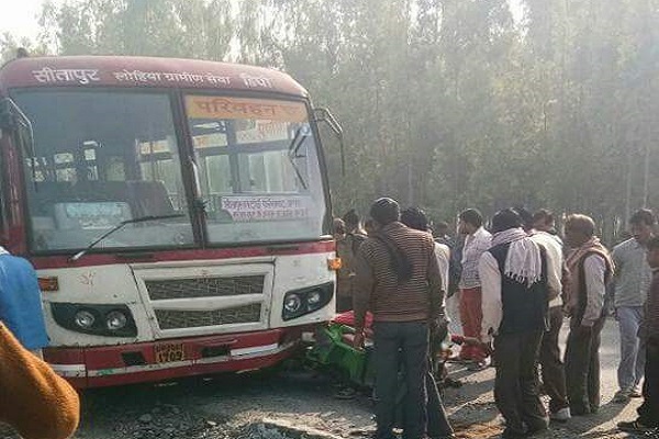 हरदोई: रोडवेज बस की टक्कर से ई-रिक्शा में सवार 3 लोगों की मौत हरदोई: रोडवेज बस की टक्कर से ई-रिक्शा में सवार 3 लोगों की मौत