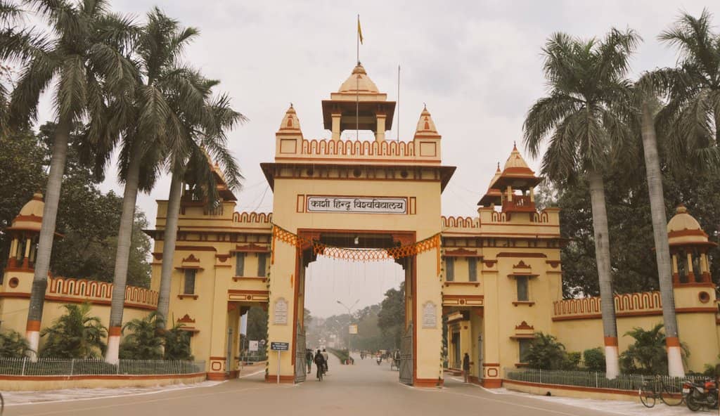 BHU के डॉक्टर ने PM मोदी पर साधा निशाना,देश की जनता पर भी बोला शर्मनाक बोल ? BHU के डॉक्टर ने PM मोदी पर साधा निशाना,देश की जनता पर भी बोला शर्मनाक बोल ?