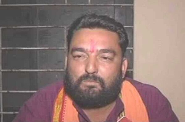 भोपाल: नशे में धुत बजरंग दल के नेता ने SI के साथ की बदसलूकी, थाने पर हमला कर छुड़ा ले गए कार्यकर्ता भोपाल: नशे में धुत बजरंग दल के नेता ने SI के साथ की बदसलूकी, थाने पर हमला कर छुड़ा ले गए कार्यकर्ता