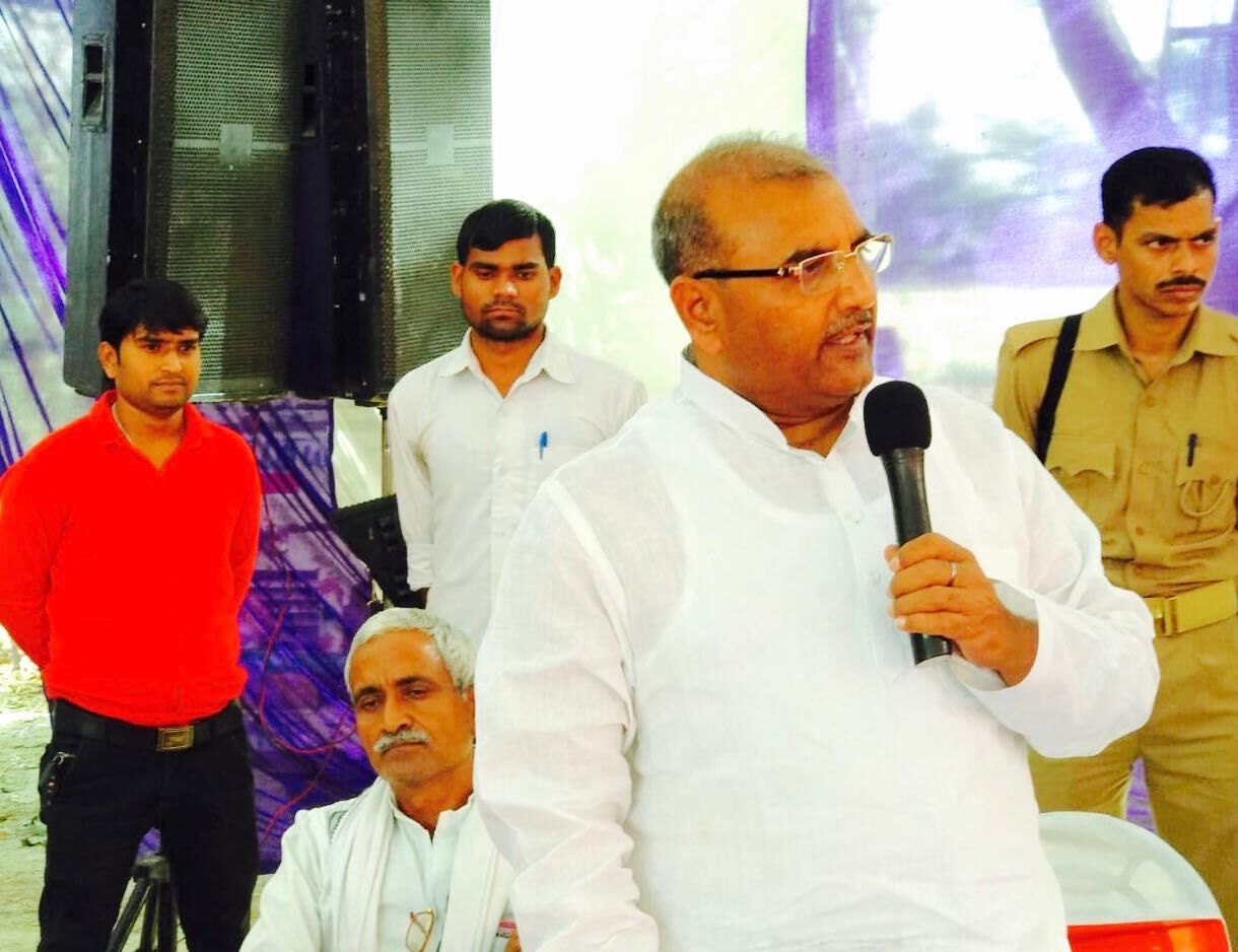 दलितों और पिछड़ों पर हो रहे अत्याचार को छुपाने के लिए भाजपा कर रही है आंम्बेडकर जयन्ती मनाने का ढोंग: ललई यादव दलितों और पिछड़ों पर हो रहे अत्याचार को छुपाने के लिए भाजपा कर रही है आंम्बेडकर जयन्ती मनाने का ढोंग: ललई यादव
