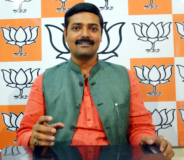 पालिटिकल स्टंट और इमोशनल ड्रामा न करें, राजनीति से सन्यास लें मायावती - राकेश त्रिपाठी पालिटिकल स्टंट और इमोशनल ड्रामा न करें, राजनीति से सन्यास लें मायावती - राकेश त्रिपाठी