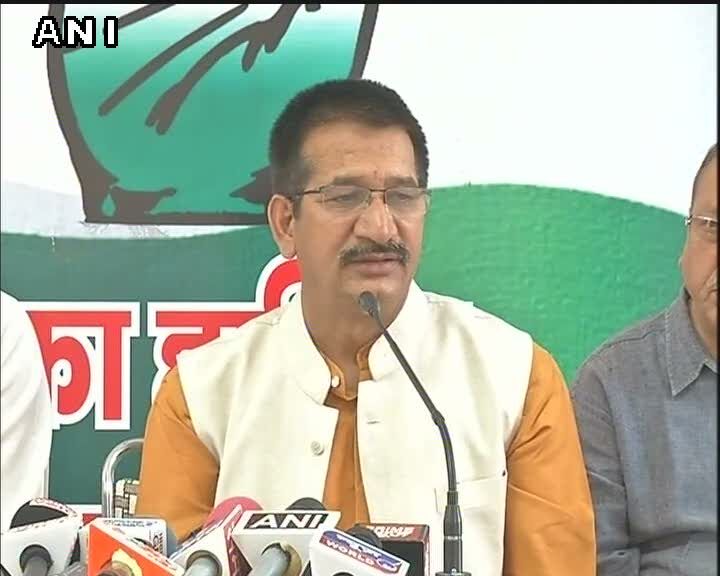 में बंदेमातरम् नहीं बोलूँगा मुझे उत्तराखंड से निकाल दें - किशोर उपाध्याय में बंदेमातरम् नहीं बोलूँगा मुझे उत्तराखंड से निकाल दें - किशोर उपाध्याय