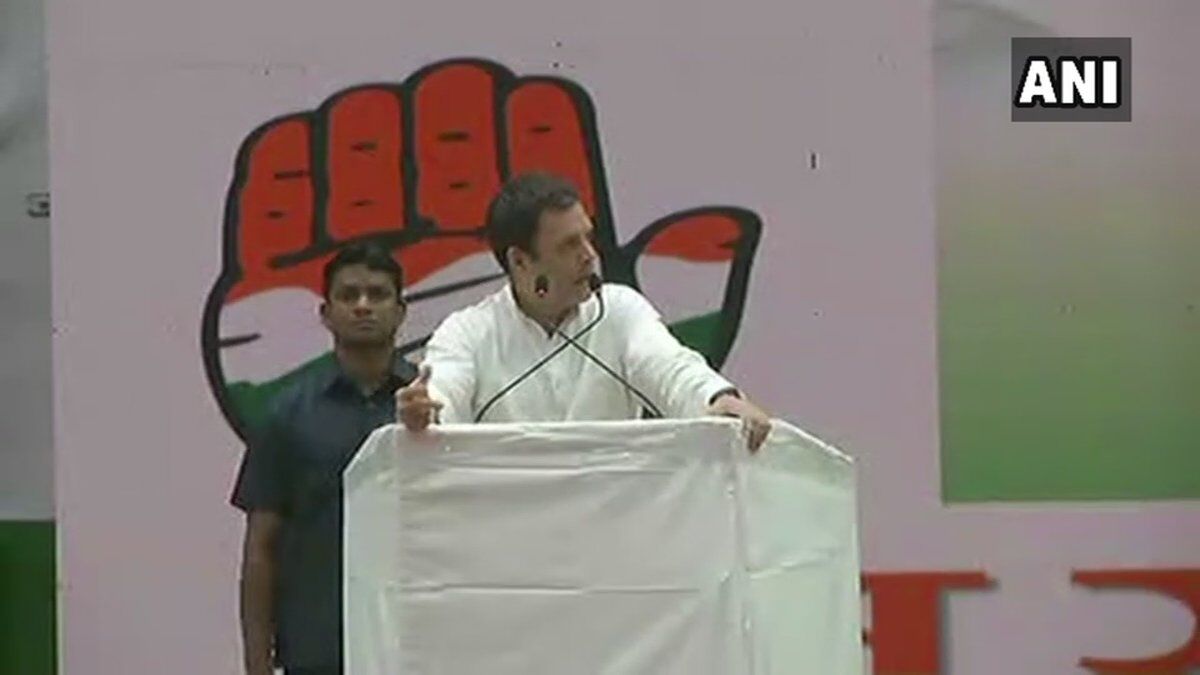 राहुल गाँधी पहुँचे रायपुर, इस बड़े आदिवासी नेता की हो सकती है वापसी! राहुल गाँधी पहुँचे रायपुर, इस बड़े आदिवासी नेता की हो सकती है वापसी!