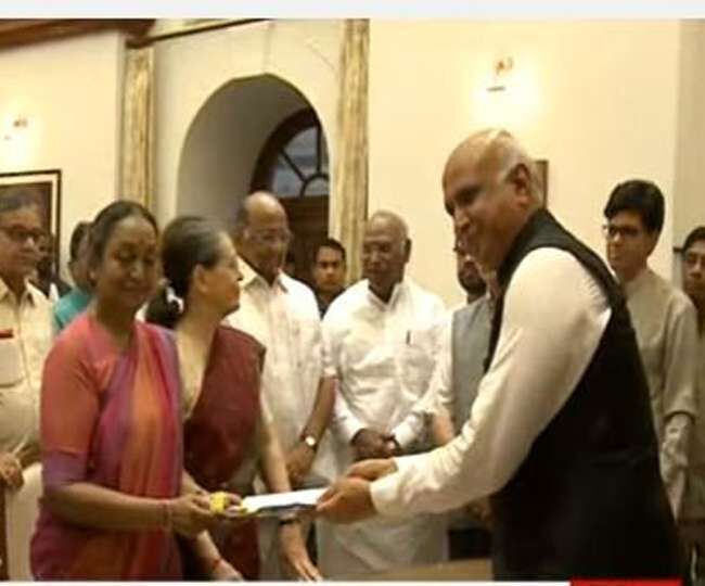 मीरा कुमार ने भरा नामांकन, सोनिया मनमोहन समेत 17 दलों के नेता रहे मौजूद
