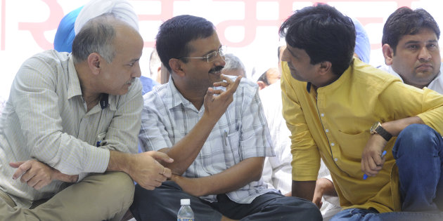 केजरीवाल ने अमानतुल्ला खान को दी बड़ी जिम्मेदारी, विश्वास समर्थक विधायकों का घटा कद! केजरीवाल ने अमानतुल्ला खान को दी बड़ी जिम्मेदारी, विश्वास समर्थक विधायकों का घटा कद!