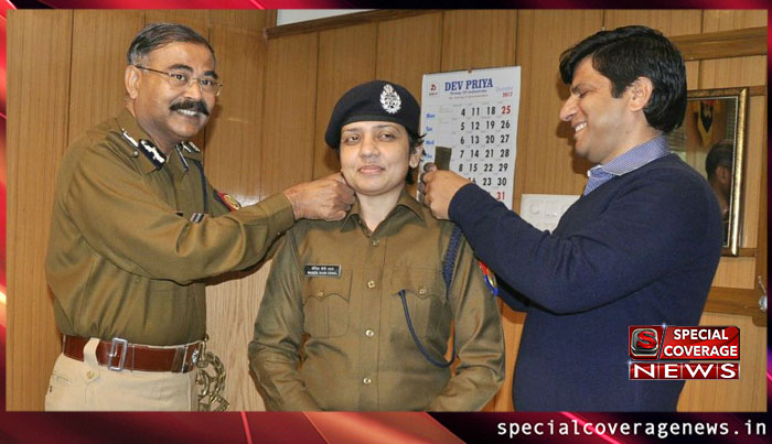 लेडी सिंघम मंजिल सैनी बनीं डीआईजी, ADG ने कॉलर बैण्ड लगाकर किया सम्मानित