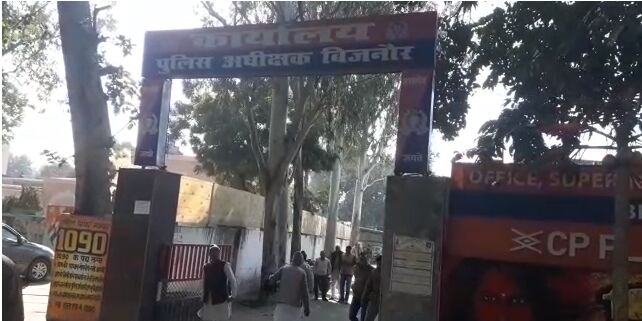 बच्ची से दुष्कर्म करने वाला आरोपी पुलिस गिरफ्त में बच्ची से दुष्कर्म करने वाला आरोपी पुलिस गिरफ्त में