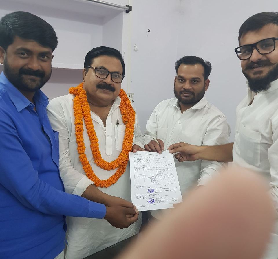 अब्बास अंसारी ने जारी की मऊ से बसपा उम्मीदवारों की सूची अब्बास अंसारी ने जारी की मऊ से बसपा उम्मीदवारों की सूची