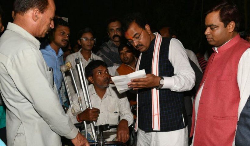 दलित चौपाल में एसी देख डिप्टी सीएम हुए नाराज, इंजीनियर को किया सस्पेंड