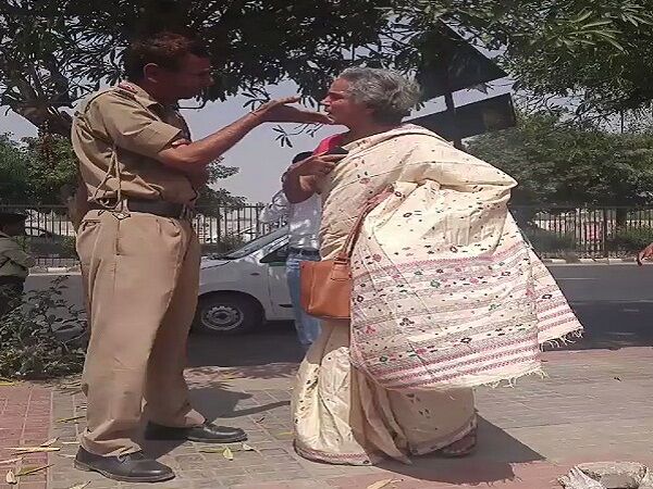 वीडियो: पुलिस ने रोका तो महिला बोली- बता दूंगी औकात, कहा चोर