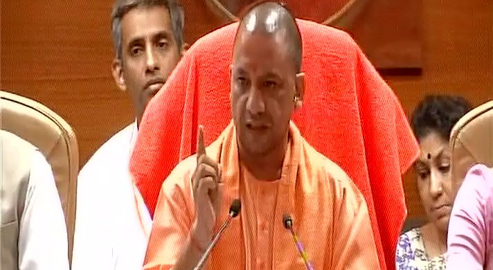गोरखपुर हादसा : CM योगी बोले, दोषियों को बख्शा नहीं जाएगा, ऑक्सीजन सप्लाइ की भी होगी जांच गोरखपुर हादसा : CM योगी बोले, दोषियों को बख्शा नहीं जाएगा, ऑक्सीजन सप्लाइ की भी होगी जांच