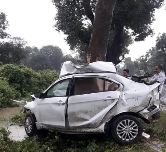 हरदोई पिहानी मार्ग पर हुआ भीषण हादसा, नहीं देखा होगा ऐसा एक्सीडेंट  तस्वीर देखकर होंगें सोचने पर मजबूर ये हुआ कैसे!