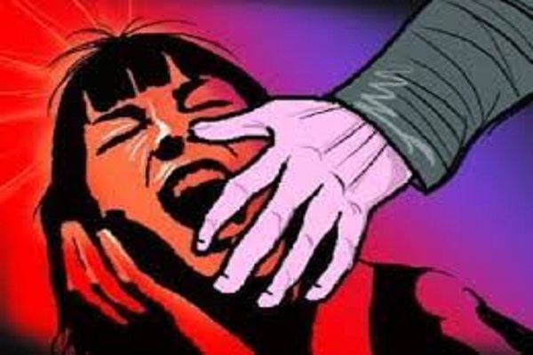 नई दिल्ली: 8 साल की बच्ची के साथ बलात्कार, कुछ ही मीटर दूर पार्क में खेल रही थी आरोपी की बेटी नई दिल्ली: 8 साल की बच्ची के साथ बलात्कार, कुछ ही मीटर दूर पार्क में खेल रही थी आरोपी की बेटी