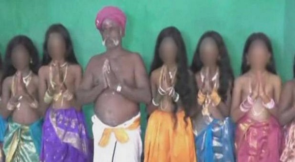 मंदिर में देवी पूजा के नाम पर लड़कियों के साथ करते है ऐसा सलूक, जानकर हो जाएंगे हैरान