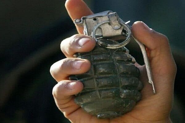 श्रीनगर एयरपोर्ट पर ग्रेनेड के साथ सेना का जवान अरेस्ट