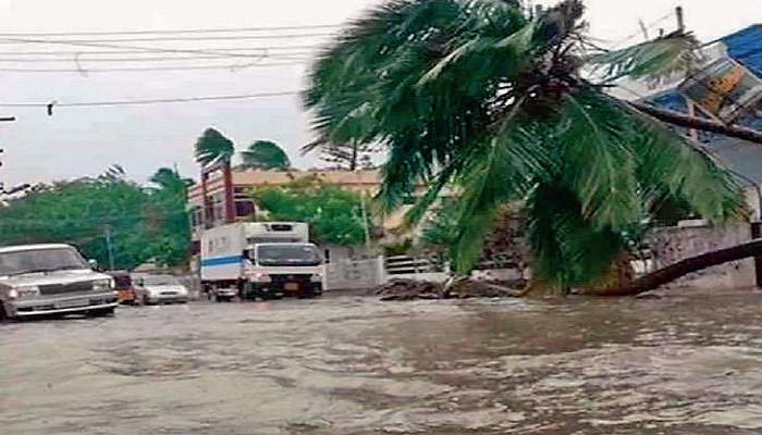 गुजरात चुनाव: अमित शाह की रैली में तूफान ओखी की एन्ट्री ने डाली बीजेपी में खलल, रद्द हुई रैलियां