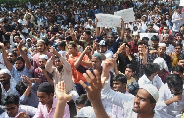 बड़ी खबर: अलीगढ़ मुस्लिम यूनिवर्सिटी की परीक्षा अगले आदेश तक स्थगित बड़ी खबर: अलीगढ़ मुस्लिम यूनिवर्सिटी की परीक्षा अगले आदेश तक स्थगित
