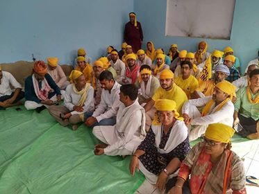 मोदी सरकार द्वारा योगेंद्र यादव के परिवार को निशाना बनाने की कोशिश, किसानों का सवाल उठने से बौखलाई सरकार मोदी सरकार द्वारा योगेंद्र यादव के परिवार को निशाना बनाने की कोशिश, किसानों का सवाल उठने से बौखलाई सरकार