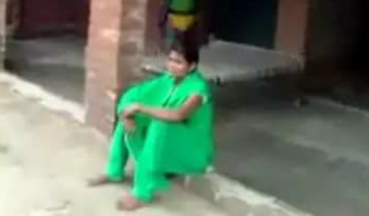 ये प्यार हमे किस मोड़ पे ले आया? प्रेमी ने शादी से किया इंकार, प्रेमिका उसी के घर धरने पर बैठी! ये प्यार हमे किस मोड़ पे ले आया? प्रेमी ने शादी से किया इंकार, प्रेमिका उसी के घर धरने पर बैठी!
