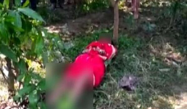 मोबाइल चार्जर से गला घोंटकर महिला की हत्या, बगीचे में मिली लाश