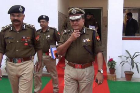 डीजीपी नॉएडा एसएसपी से हुए नाराज बोले, पुलिस अत्याचारी नहीं है अपराधियों के खिलाफ काम करती है - DGP ओपी सिंह