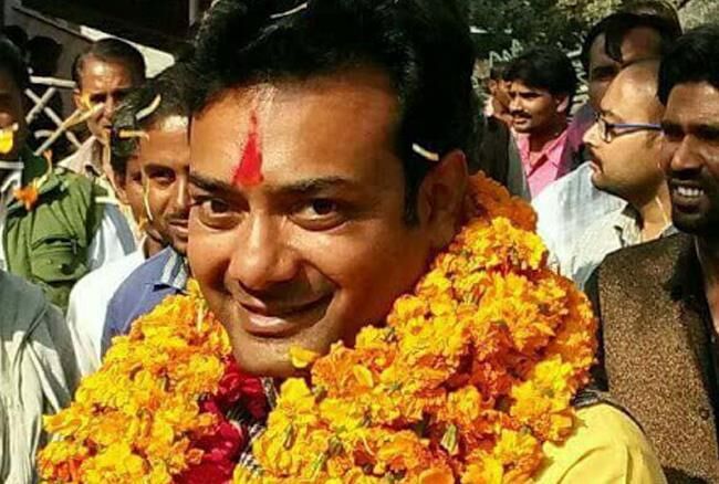 बीजेपी विधायक ने मचाया आगरा सर्किट हॉउस में हंगामा, कर्मचारियों को पीटा बीजेपी विधायक ने मचाया आगरा सर्किट हॉउस में हंगामा, कर्मचारियों को पीटा