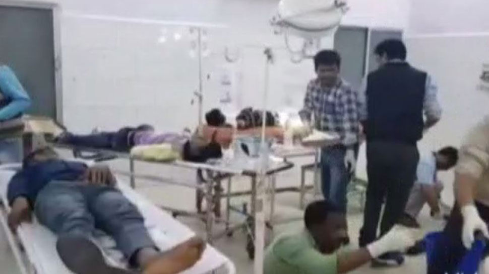 बिहार में बारातियों से भरी बस गड्ढे में गिरी, 8 की मौत, 36 घायल