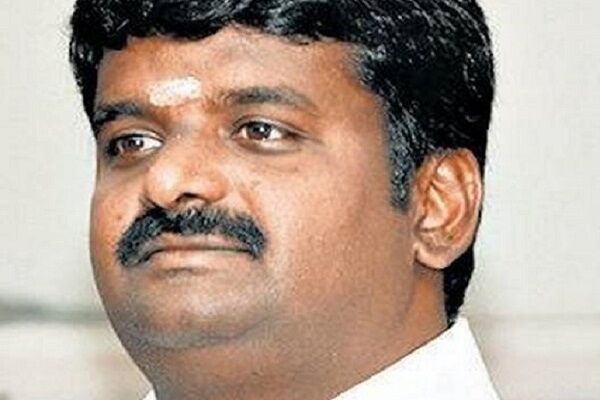 स्वास्थ्य मंत्री समेत दो विधायकों के घर आयकर का छापा, कालेधन का इस्तेमाल करने का आरोप स्वास्थ्य मंत्री समेत दो विधायकों के घर आयकर का छापा, कालेधन का इस्तेमाल करने का आरोप