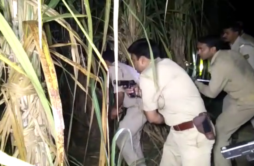 पुलिस ने 50  हजार का इनामी बदमाश फुरकान-2 को पुलिस मुठभेड़ में मार गिराया