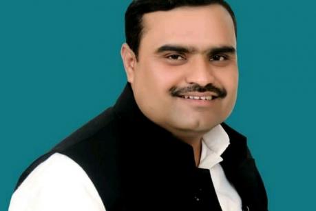 नेपाल बॉर्डर से गिरफ्तार हुआ जिला पंचायत अध्यक्ष राम प्रवेश यादव, देवरिया पुलिस की बड़ी कामयाबी नेपाल बॉर्डर से गिरफ्तार हुआ जिला पंचायत अध्यक्ष राम प्रवेश यादव, देवरिया पुलिस की बड़ी कामयाबी