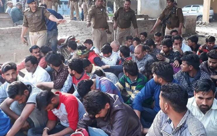 BJP नेता के घर पर यूपी बोर्ड के 62 परीक्षार्थी नकल करते पकड़े गये, मचा हडकम्प बड़ा खुलासा BJP नेता के घर पर यूपी बोर्ड के 62 परीक्षार्थी नकल करते पकड़े गये, मचा हडकम्प बड़ा खुलासा