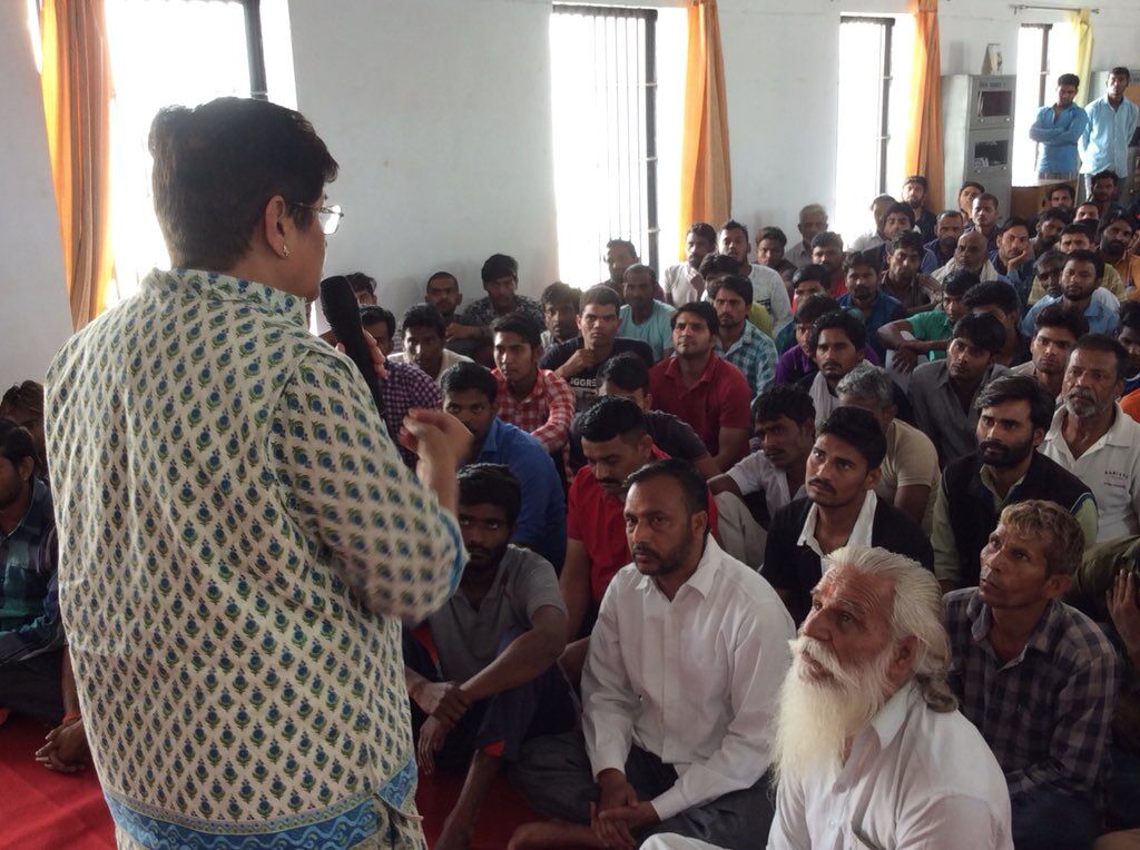 पुडुचेरी की राज्यपाल किरण बेदी पहुंची नॉएडा की जिला जेल