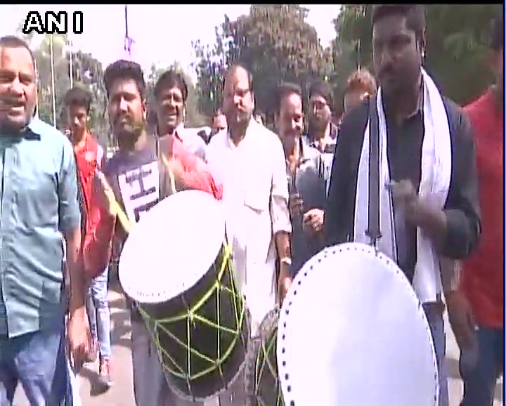 शिवराज के MP ने दिया मोदी को झटका, राहुल के सिंधिया लगे नाचनें !