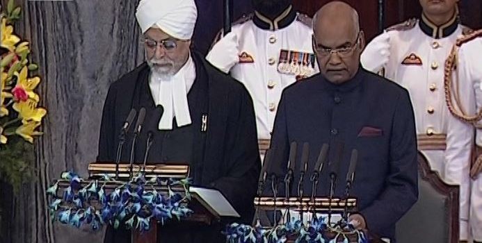 LIVE: भारत के 14वें राष्ट्रपति बने रामनाथ कोविंद, कहा- सेना, किसान और शिक्षक इस देश के राष्ट्र निर्माता हैं LIVE: भारत के 14वें राष्ट्रपति बने रामनाथ कोविंद, कहा- सेना, किसान और शिक्षक इस देश के राष्ट्र निर्माता हैं