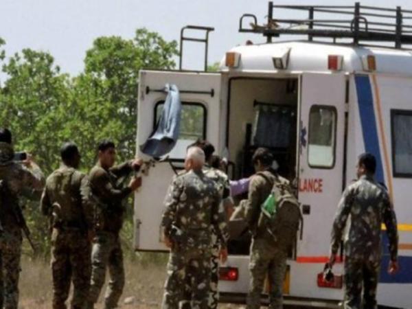 महाराष्ट्र: गढ़चिरौली में पुलिस मुठभेड़ में नक्सली नेता साईनाथ समेत 16 नक्सली ढेर महाराष्ट्र: गढ़चिरौली में पुलिस मुठभेड़ में नक्सली नेता साईनाथ समेत 16 नक्सली ढेर