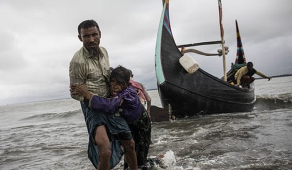 नाव पलटने से बच्चों सहित 12 रोहिंग्या शरणार्थी डूबे
