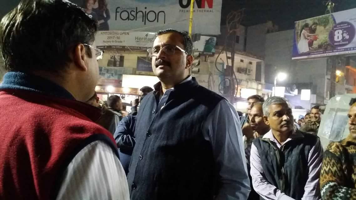 विकास कार्यो की धीमी गति पर सख्त हुए कमिश्नर,किसी पर FIR तो किसी पर जुर्माने का दिए आदेश