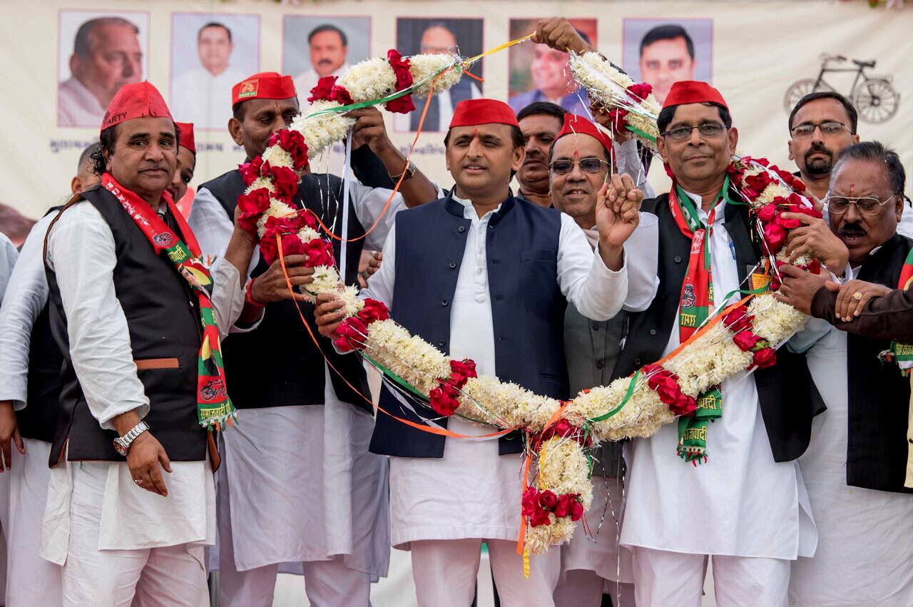 गुजरात चुनाव: ईद-दिवाली की बिजली को झूठा मुद्दा बनाने वाले यहाँ क्यों नहीं दे रहे 24  घंटे बिजली - अखिलेश यादव